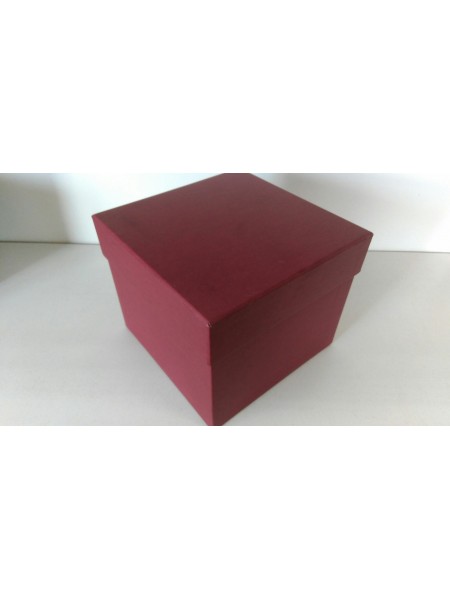 Подарочная коробка красная  (квадрат)